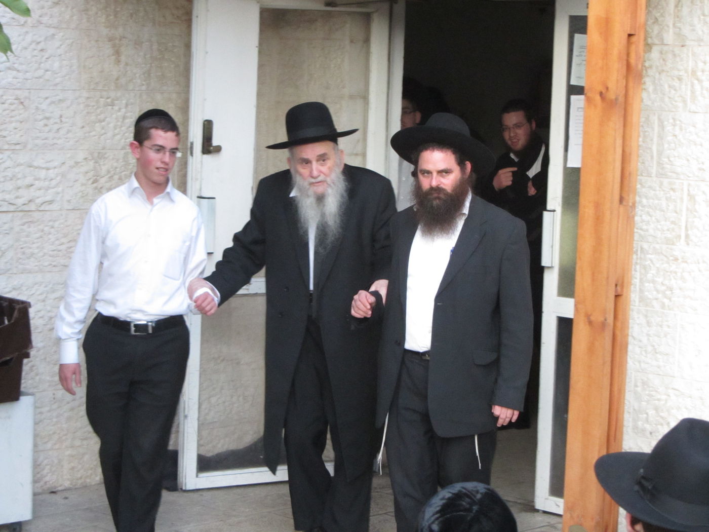 בגלל דיווח של ליצמן לרבנים:  קריאת הגר"ש שלא להתייצב - נמשכת