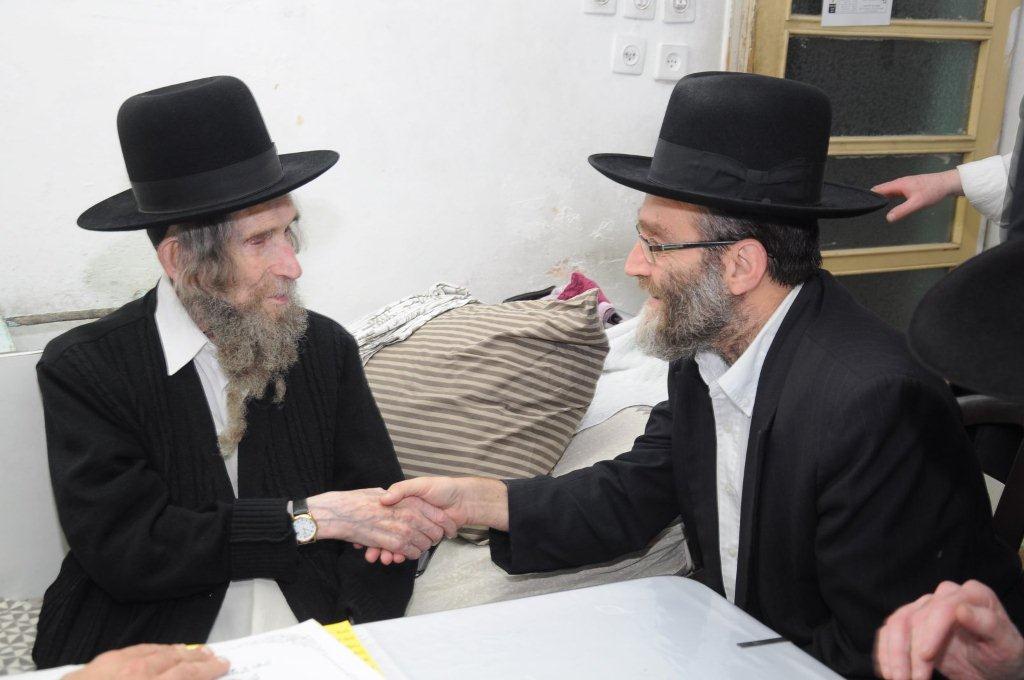 "השלישייה" של 'דגל התורה' התכנסה בבית הרב שטיינמן