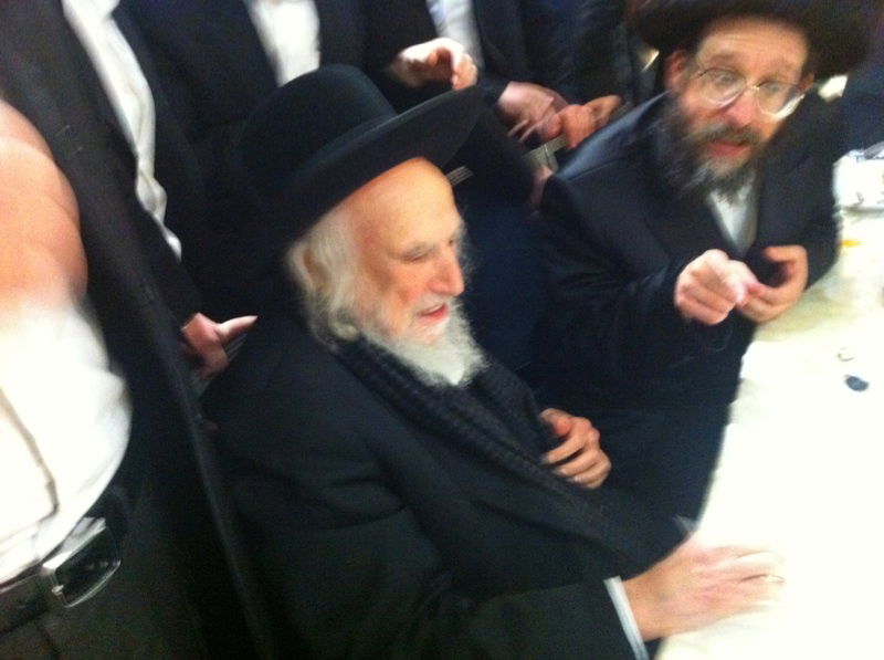 הגר"ש אויערבך בחתונה בב"ב, אמש.