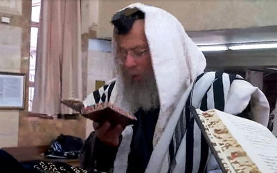 האדמו"ר מפינסק קרלין בברכת 'הגומל'