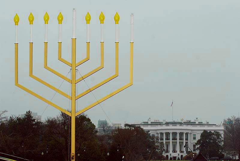 תיעוד: מדליקים את הבית הלבן