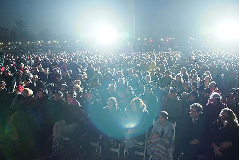 תיעוד: מדליקים את הבית הלבן