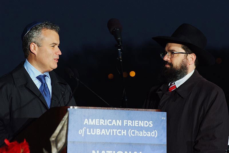 תיעוד: מדליקים את הבית הלבן