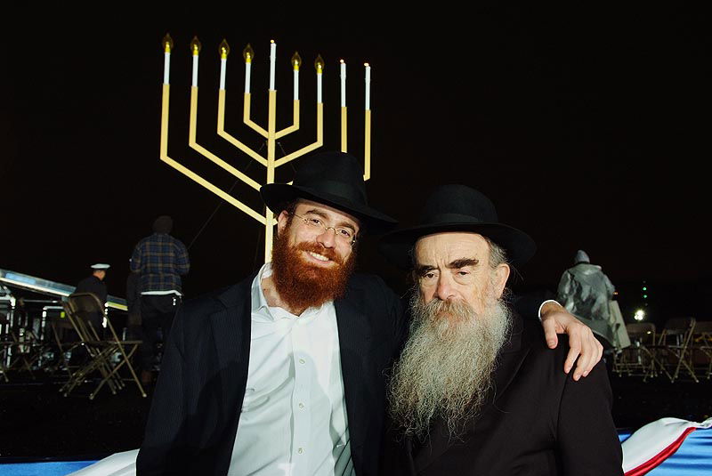 תיעוד: מדליקים את הבית הלבן