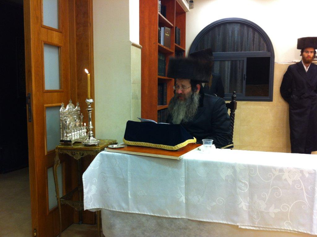 גלריה: הדלקת נרות חנוכה בחצרות החסידים