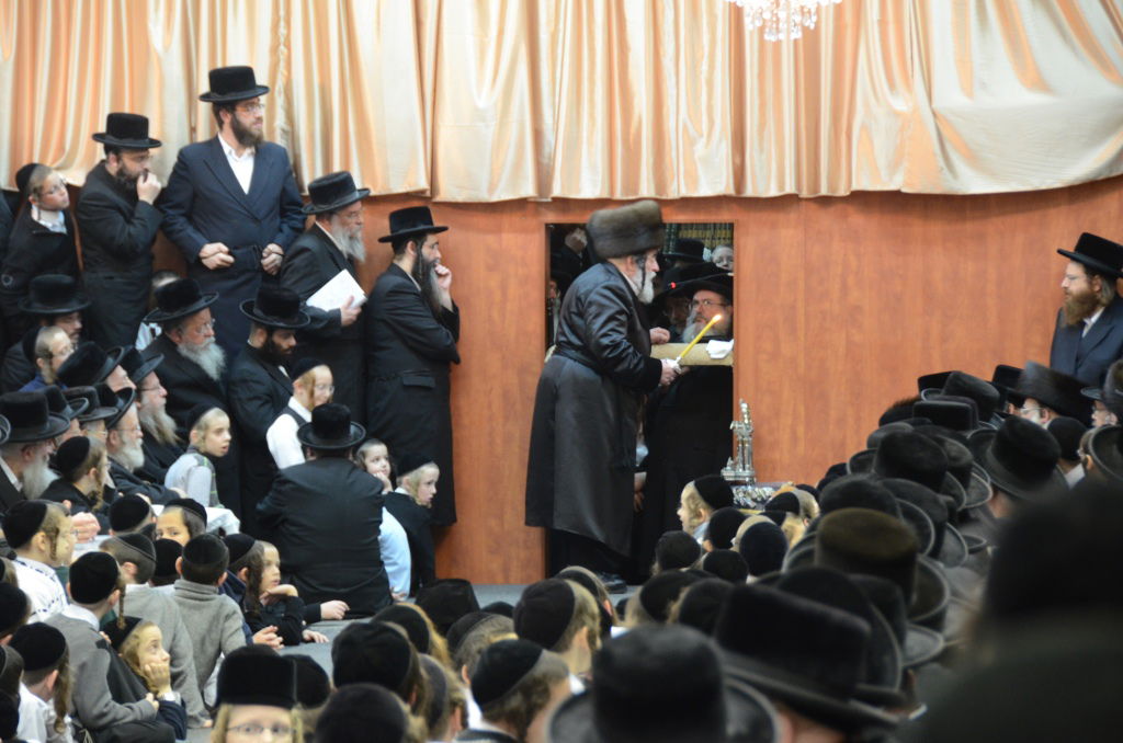 נר שלישי בויז'ניץ • גלריה