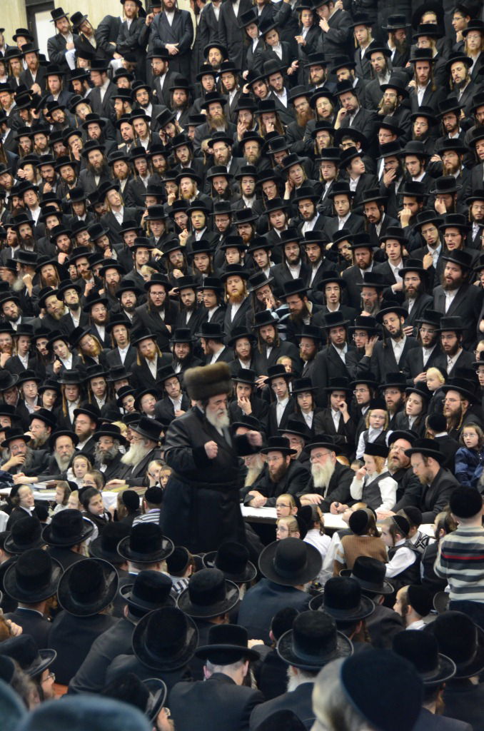 נר שלישי בויז'ניץ • גלריה