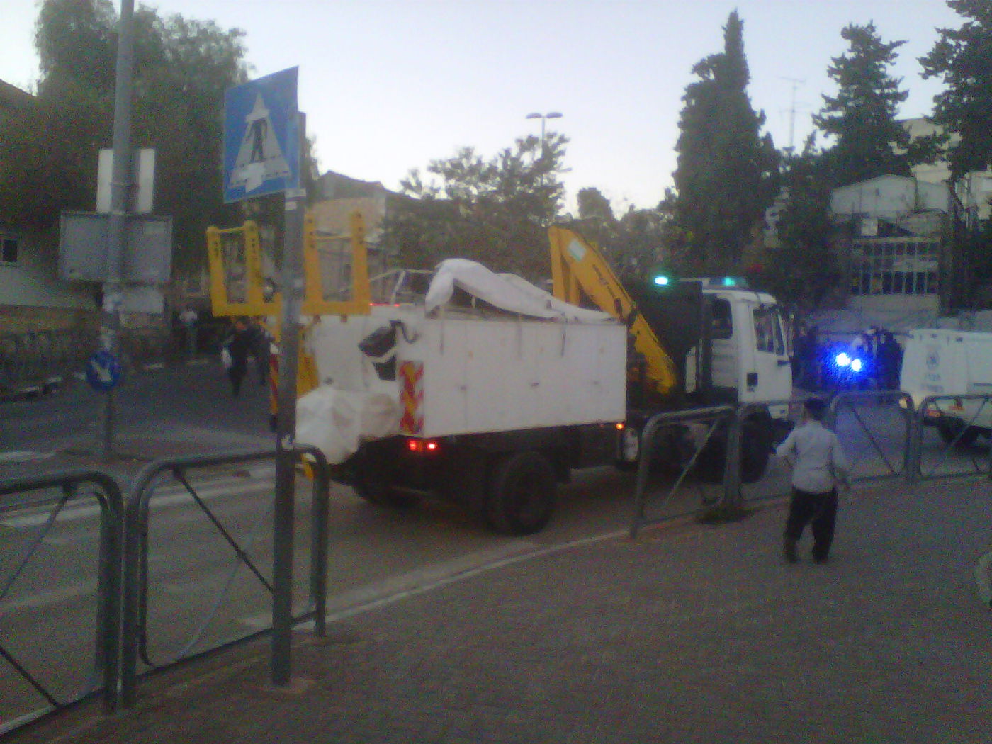 י-ם: פגזים עתיקים אותרו סמוך ל'מיר'