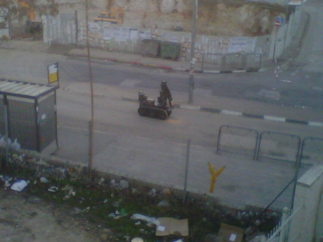 י-ם: פגזים עתיקים אותרו סמוך ל'מיר'