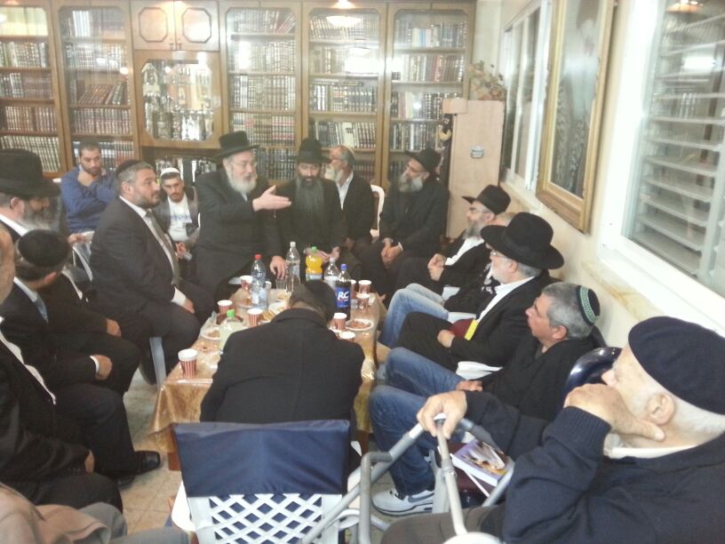 צפו: מנחמים את הרב שלמה בניזרי