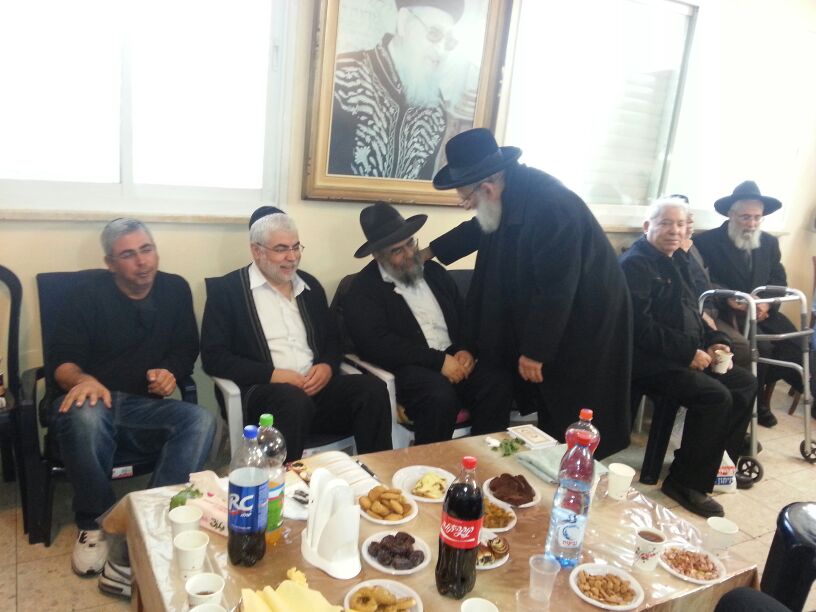 צפו: מנחמים את הרב שלמה בניזרי