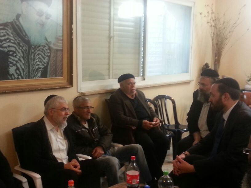 צפו: מנחמים את הרב שלמה בניזרי