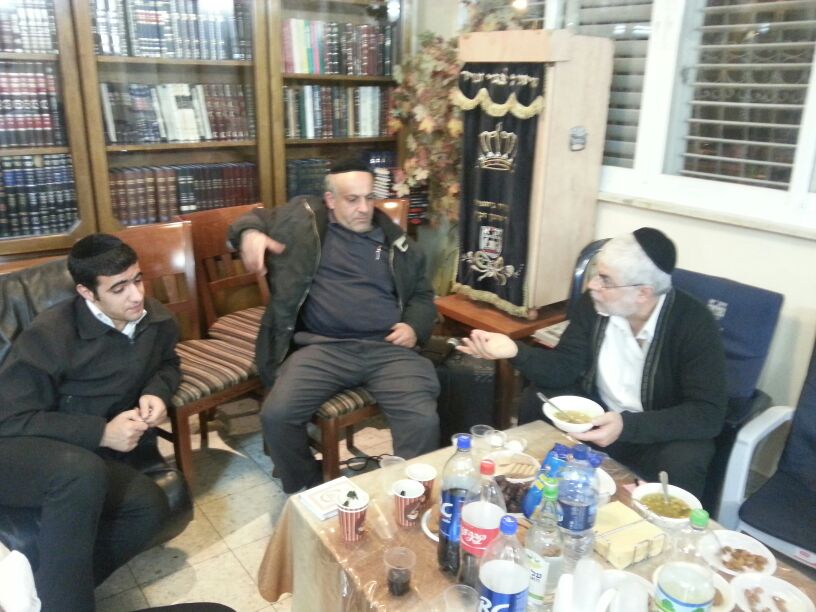 צפו: מנחמים את הרב שלמה בניזרי