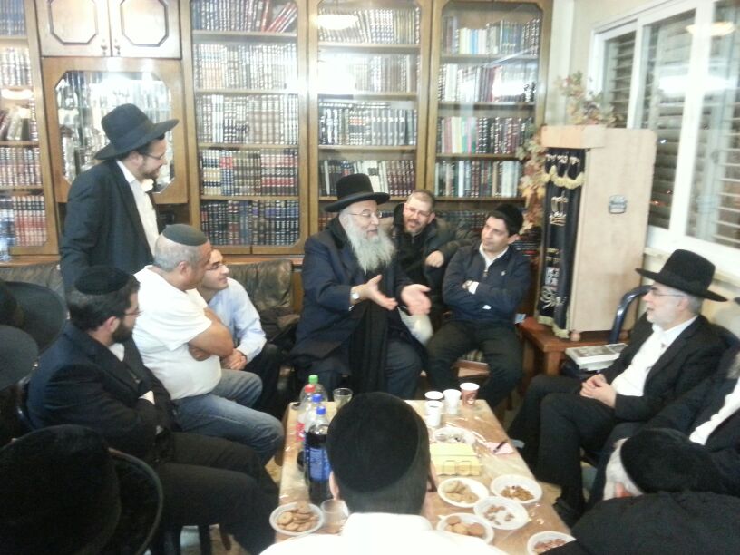 צפו: מנחמים את הרב שלמה בניזרי