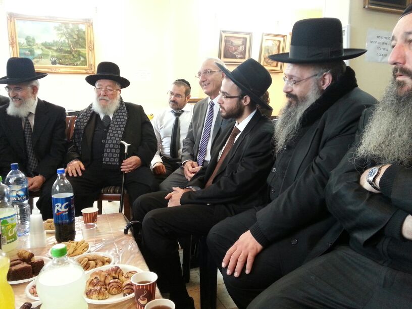 צפו: מנחמים את הרב שלמה בניזרי