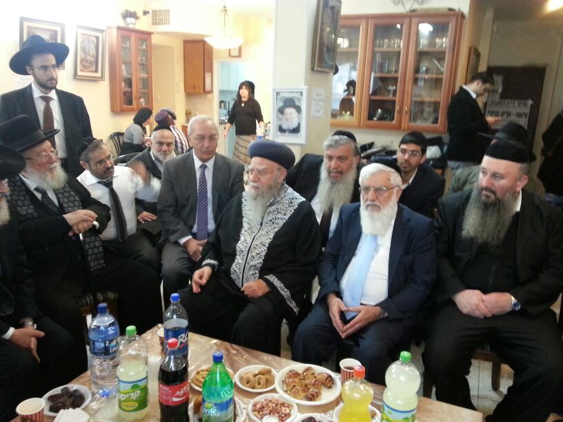 צפו: מנחמים את הרב שלמה בניזרי