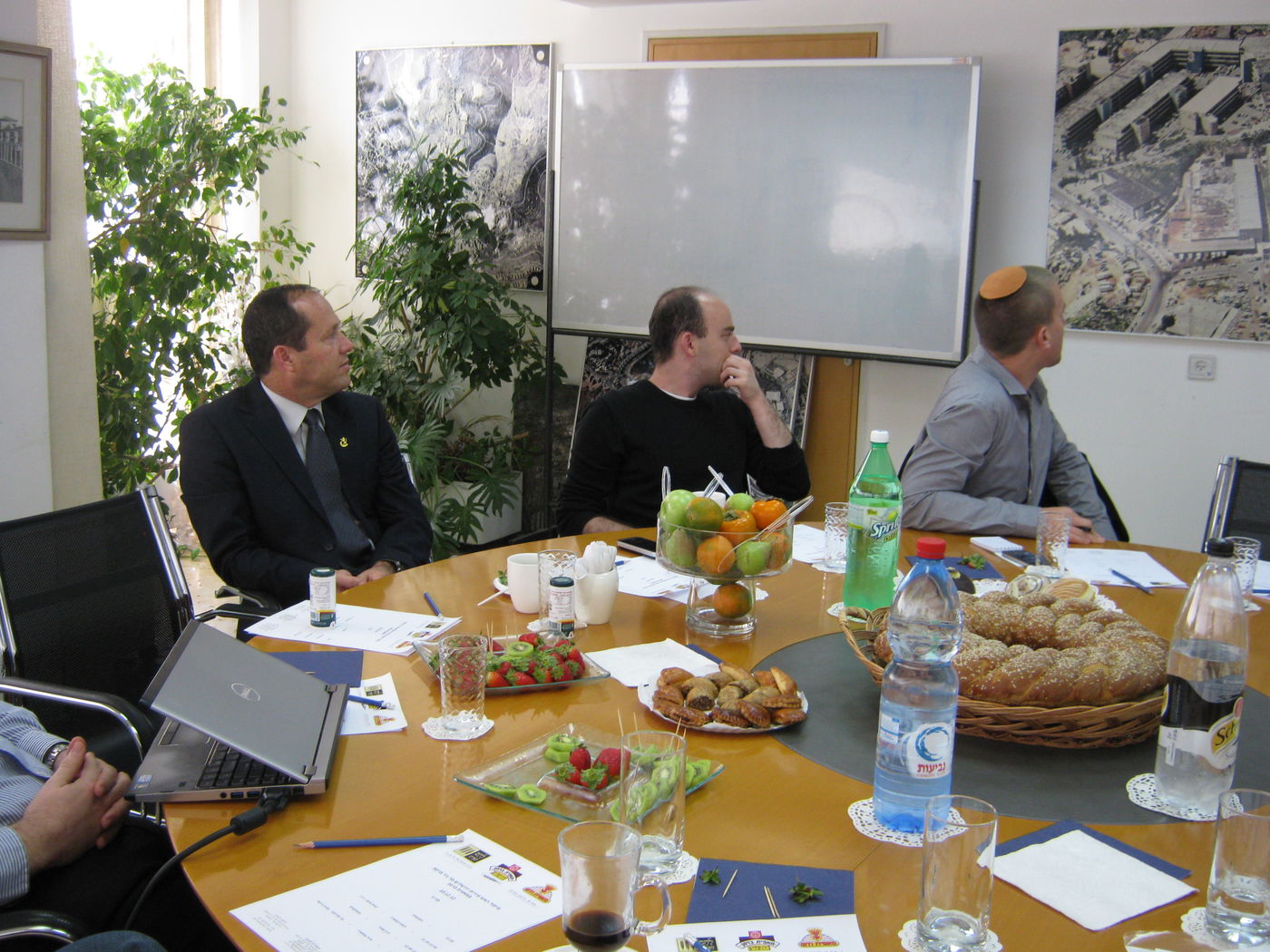 סיור חגיגי: ברקת סייר במאפייה הוותיקה בישראל