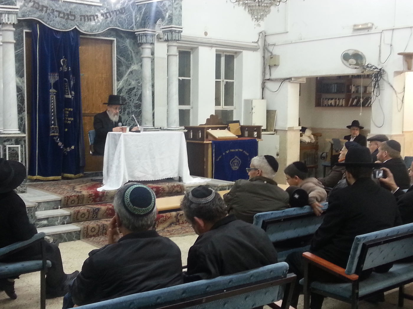 צפו: מנחמים את הרב שלמה בניזרי