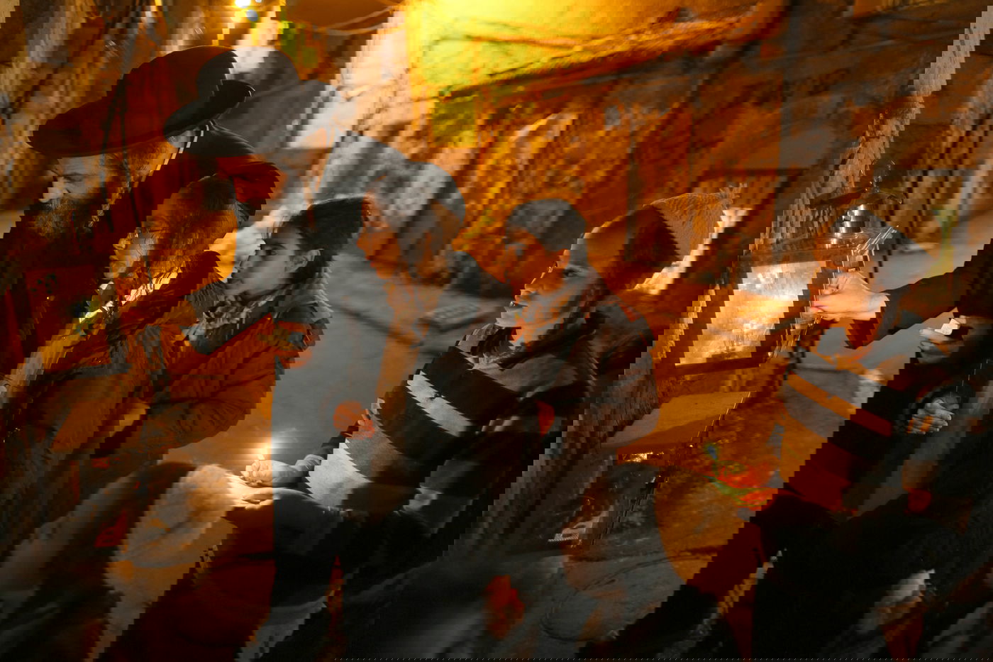 תיעוד מרהיב: נר חמישי של חנוכה בירושלים