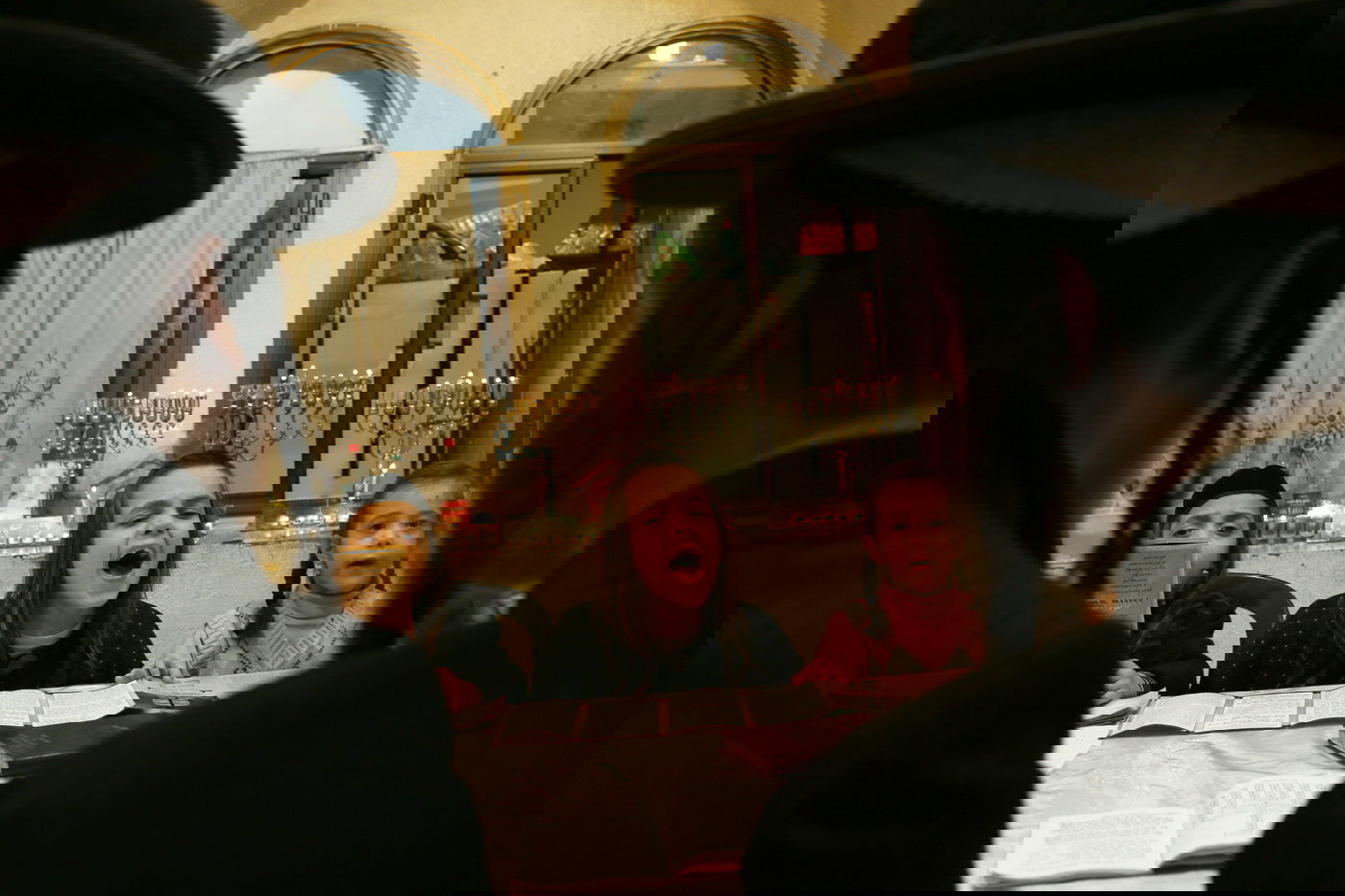 תיעוד מרהיב: נר חמישי של חנוכה בירושלים