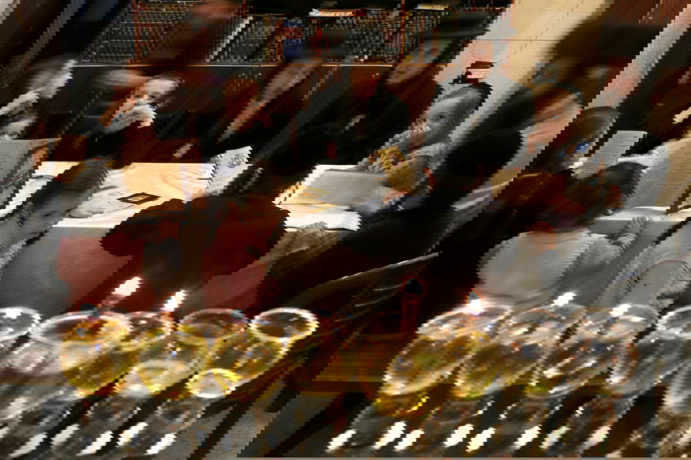 תיעוד מרהיב: נר חמישי של חנוכה בירושלים