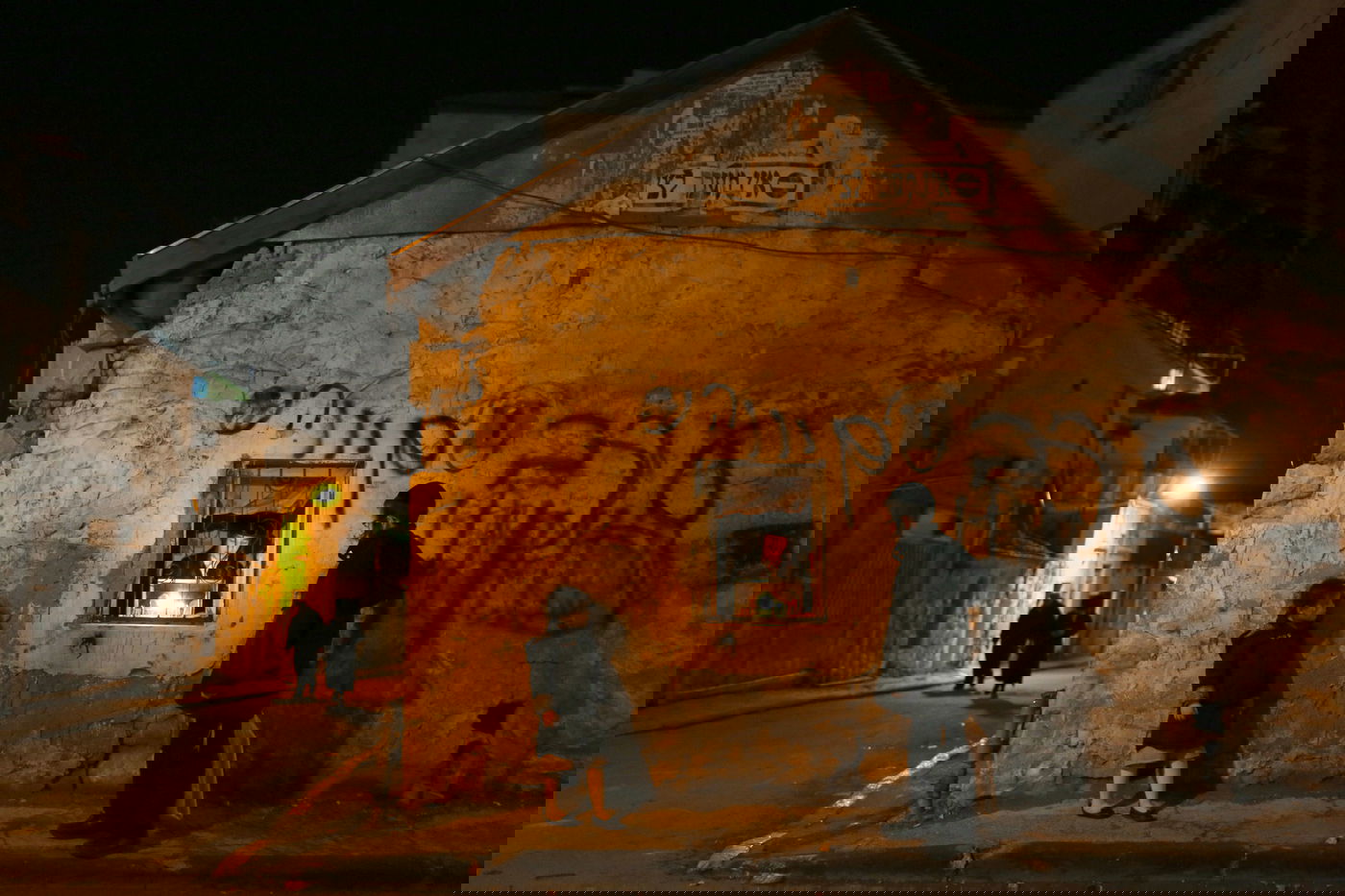 תיעוד מרהיב: נר חמישי של חנוכה בירושלים