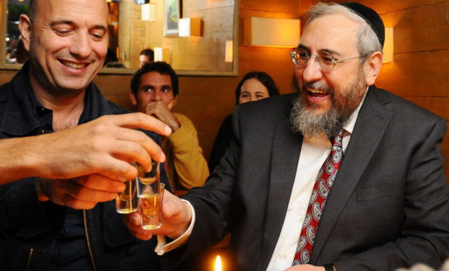 אמסלם בתל-אביב, אמש