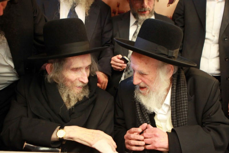 הגראי"ל שטיינמן, והגר"ע אויערבך באירוע בישיבת 'חכמת שלמה'