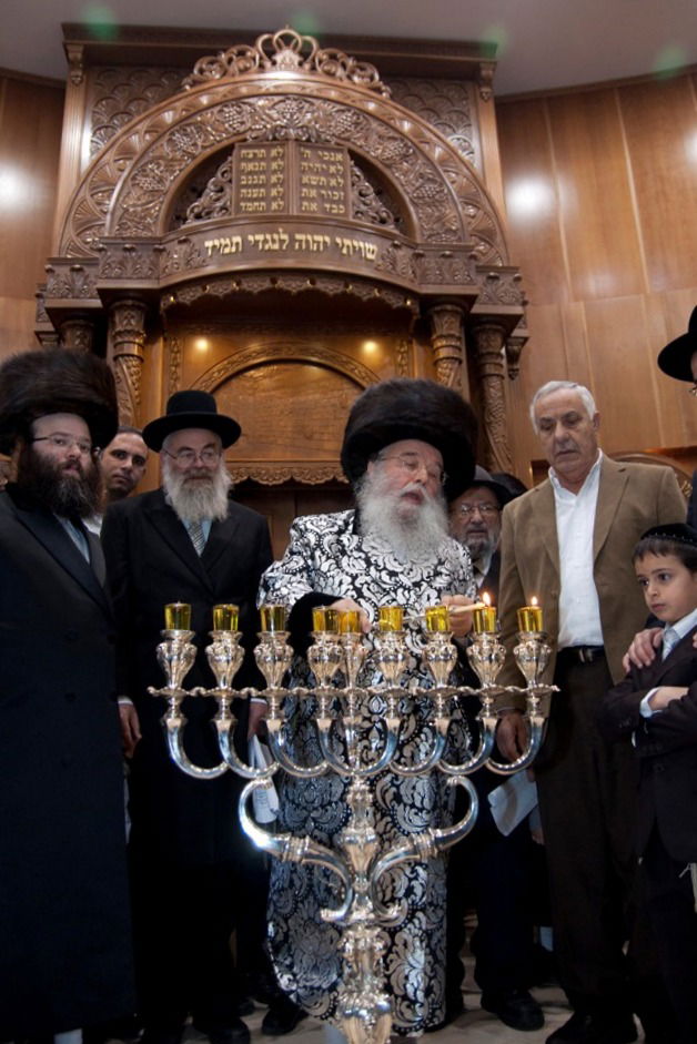 תיעוד: מעמד 'פרסומי ניסא' והדלקת נרות במישקולץ