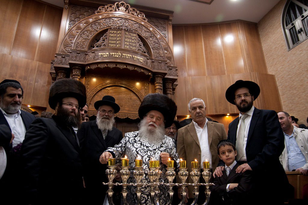 תיעוד: מעמד 'פרסומי ניסא' והדלקת נרות במישקולץ