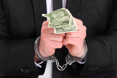 בוליביה: יעקב אסטרייכר, האסיר החרדי שוחרר למעצר בית