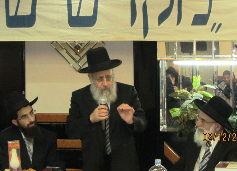 הפיסטוקים: מה עשה אריה דרעי בכפר הבדואי?