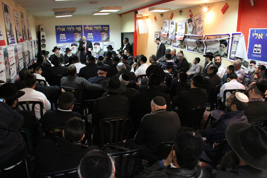 אריה דרעי בסיור בבירת הנגב: תלמידים וסוכריות בשוק