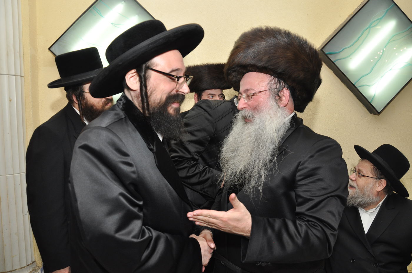 גלריה: חתונת בן הרב זושא הורביץ רב קהל חסידים באלעד