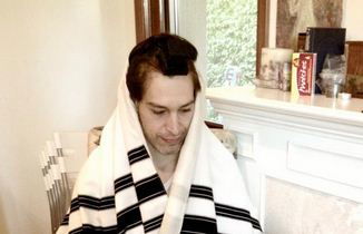 מתיסיהו בטלית ותפילין