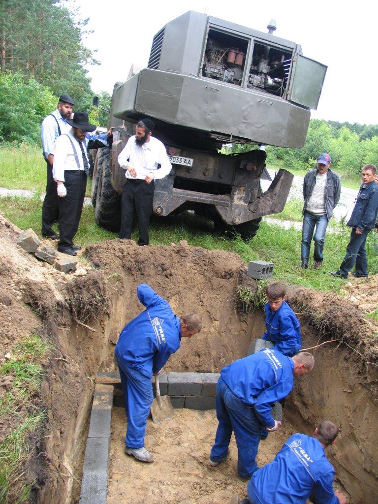 הסבא שנקבר מחדש השלים מעולם האמת את הבר מצוה לנכדו
