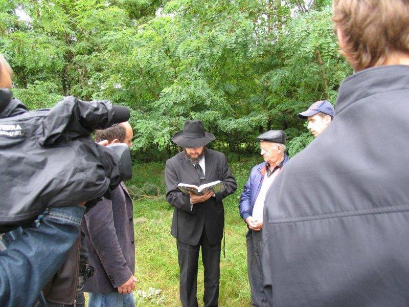 הסבא שנקבר מחדש השלים מעולם האמת את הבר מצוה לנכדו