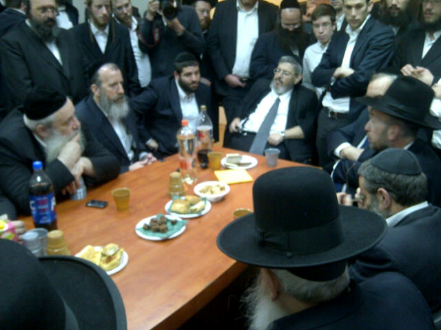 'יהדות התורה' בפתיחת המטה בירושלים: "לשים את חילוקי הדעות בצד"