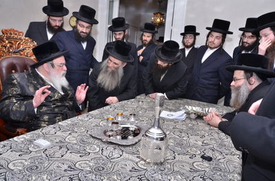 גלריה: פגישת האדמו"ר מויז'ניץ והאדמו"ר מסאטמר