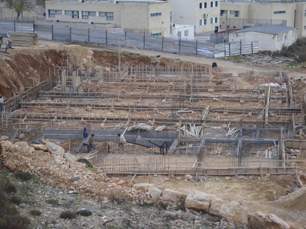 הרב מצגר: ביתר ראויה לכל כוכבי היופי בעולם