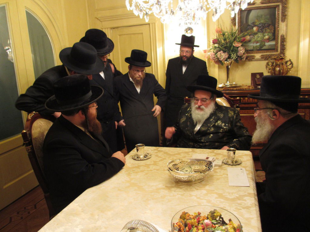 גלריה: פגישת האדמו"ר מויז'ניץ והאדמו"ר מסאטמר