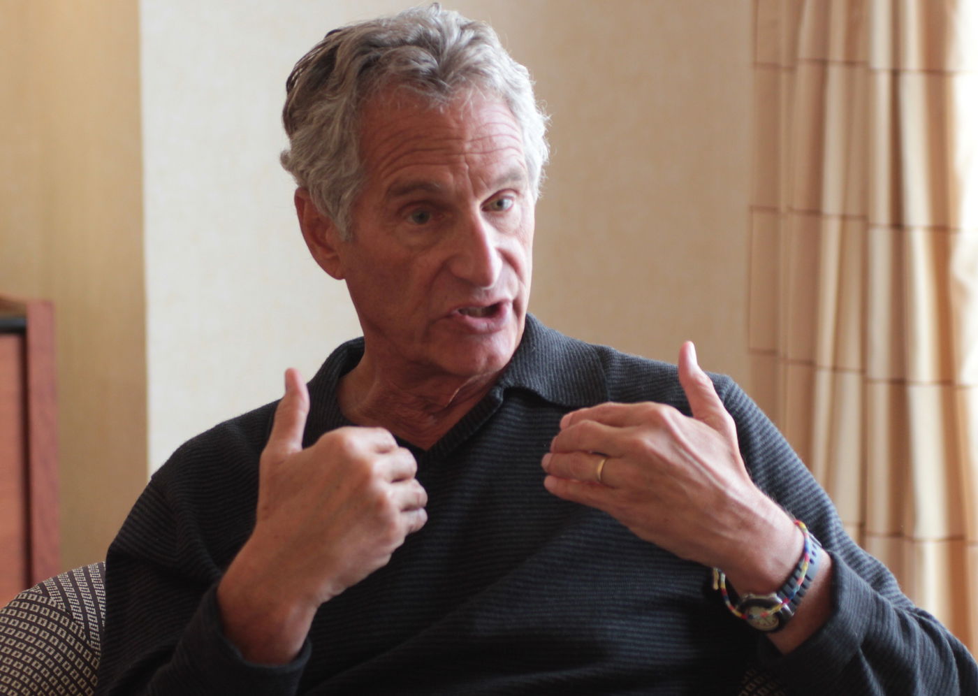 "האם אני נגד חרדים? לא" בריאן לורי