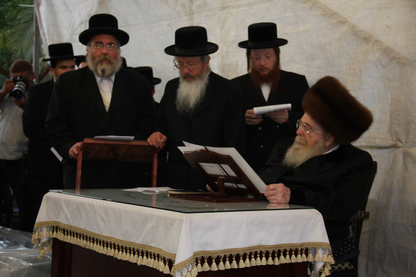 מראות חייו של האדמו"ר מסאדיגורא זצ"ל • גלריה