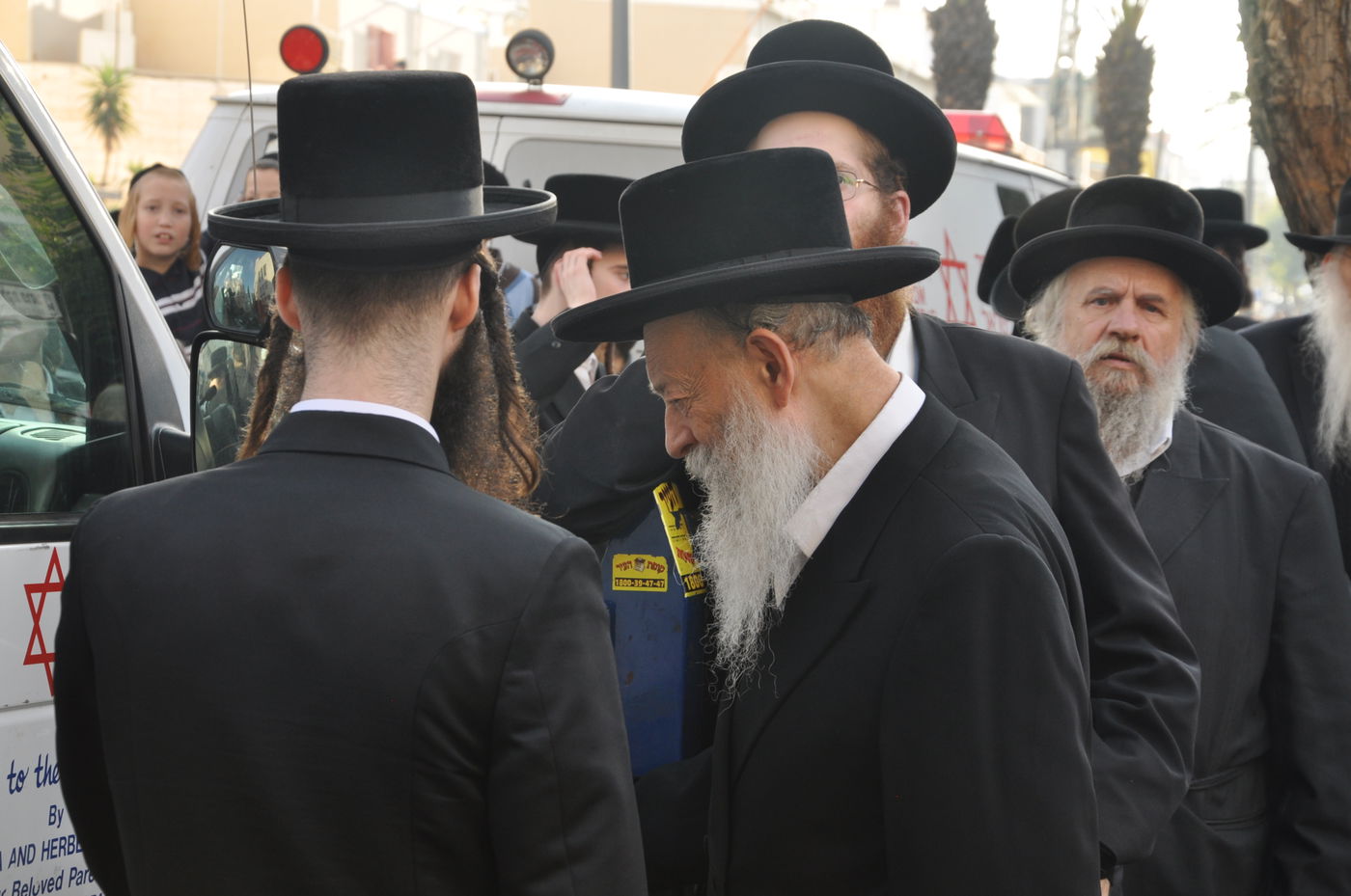 רבבות במסע ההלוויה של כ"ק האדמו"ר מסדיגורא