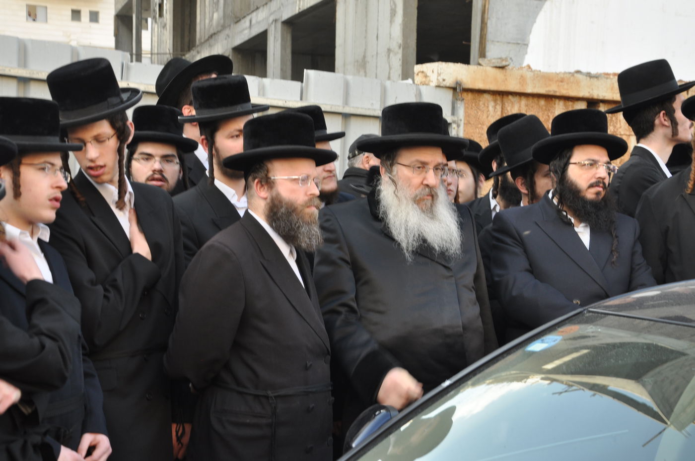 רבבות במסע ההלוויה של כ"ק האדמו"ר מסדיגורא