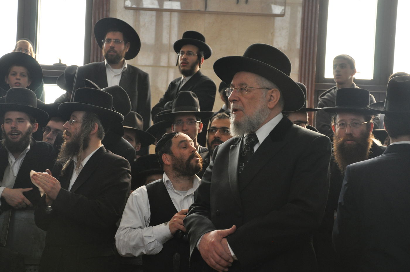 רבבות במסע ההלוויה של כ"ק האדמו"ר מסדיגורא