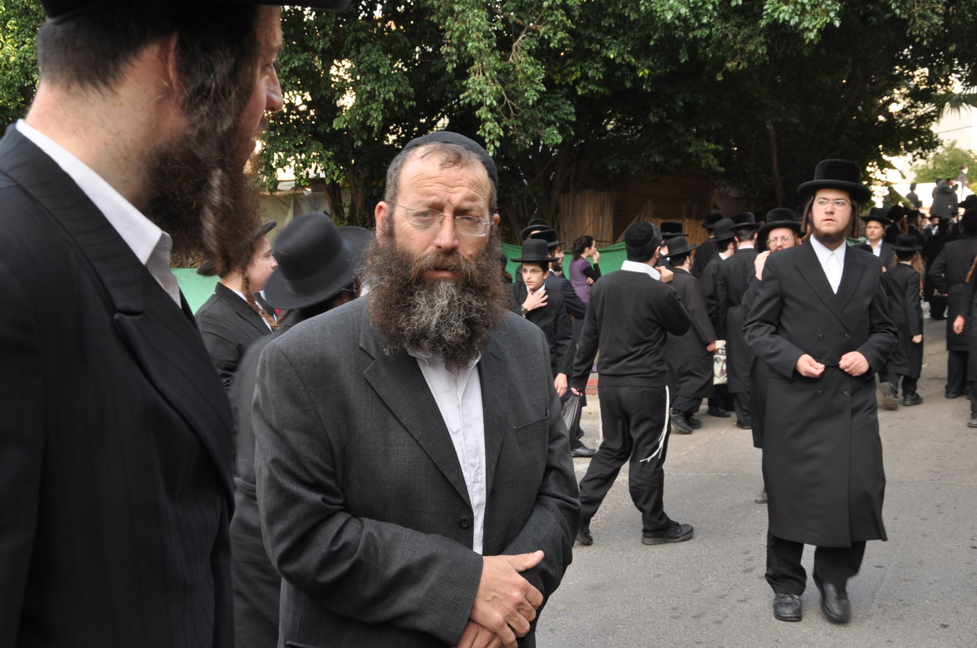 רבבות במסע ההלוויה של כ"ק האדמו"ר מסדיגורא