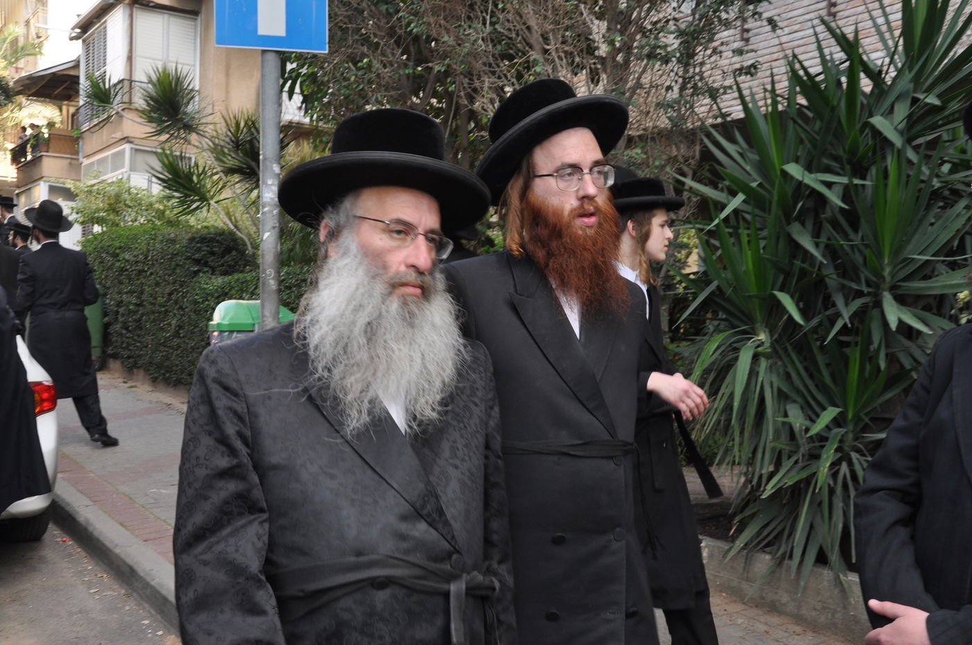 רבבות במסע ההלוויה של כ"ק האדמו"ר מסדיגורא