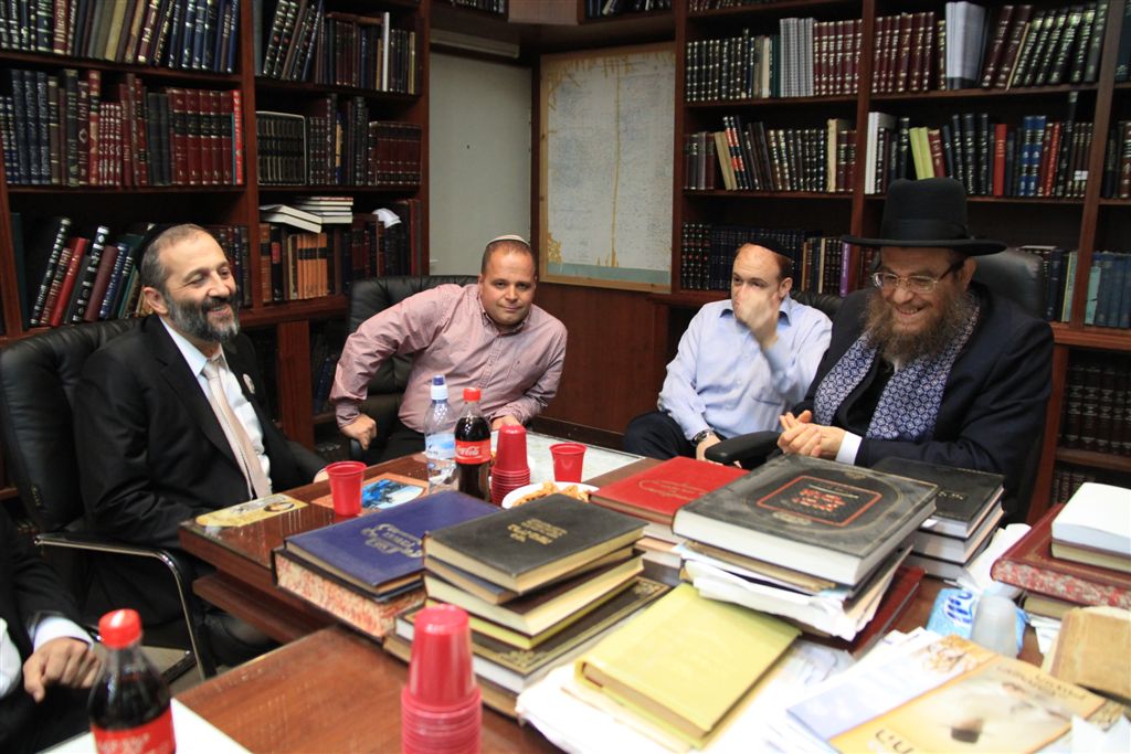 צפו: אריה דרעי מתדרך פעילים בדרום