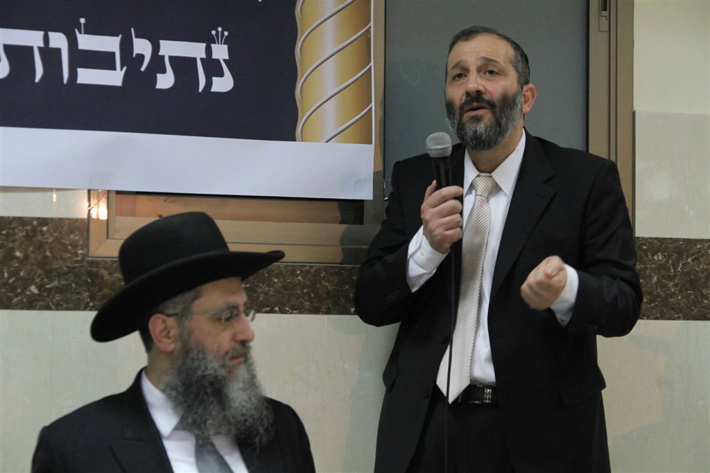 צפו: אריה דרעי מתדרך פעילים בדרום